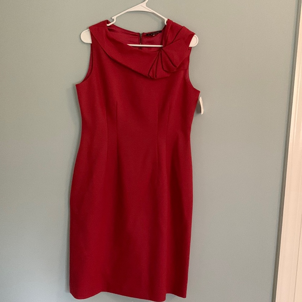 Elie Tahari classic wool lined shift dress